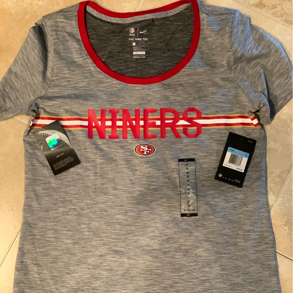 Nike, San Francisco 49ers official NFL shirt. Women’s medium